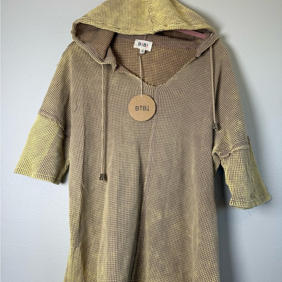 BiBi Tops - BiBi Waffle-Knit Hooded Tunic in brownish yellow